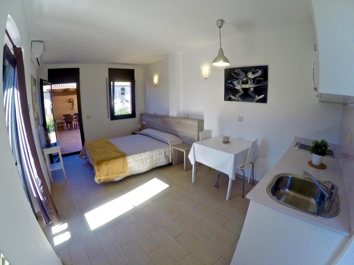 Apartaments Fonda Comerc Torroella De Montgri Exterior photo
